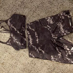 Gilly Hicks (Hollister) workout outfit